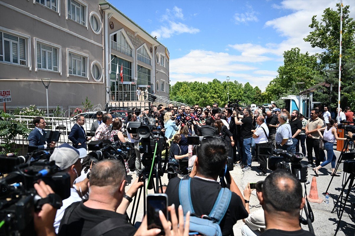 CHP'nin 4-5 Kasım 2023 tarihlerinde gerçekleşen 38. Olağan Kurultayı ile 6 Nisan 2025'teki 21....