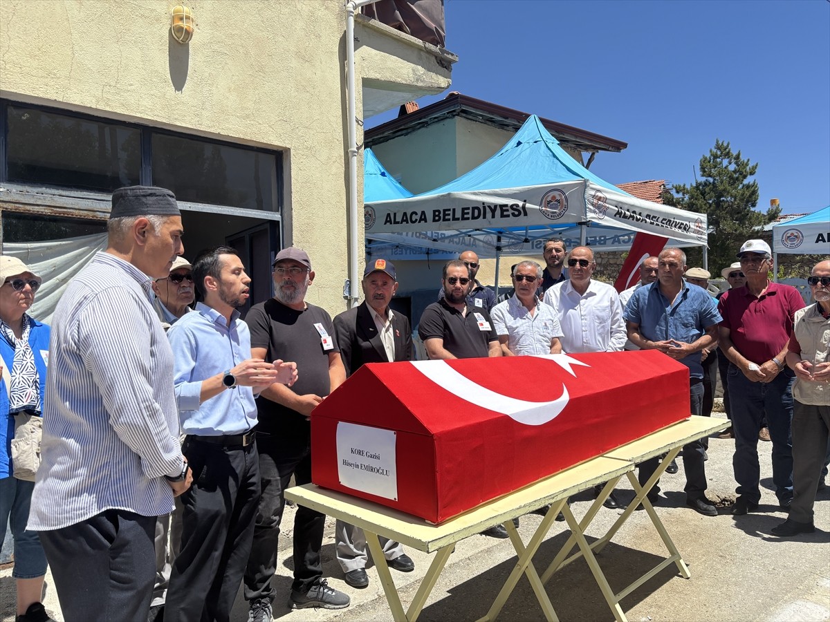 Çorum'un Alaca ilçesine bağlı Alacahöyük köyünde 99 yaşında vefat eden Kore Gazisi Hüseyin...