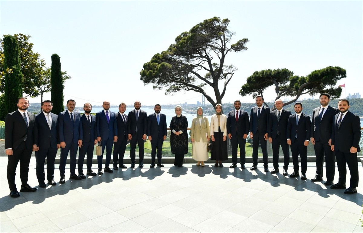 Cumhurbaşkanı Recep Tayyip Erdoğan'ın eşi Emine Erdoğan, Türkiye Gençlik Vakfı (TÜGVA) Genel...