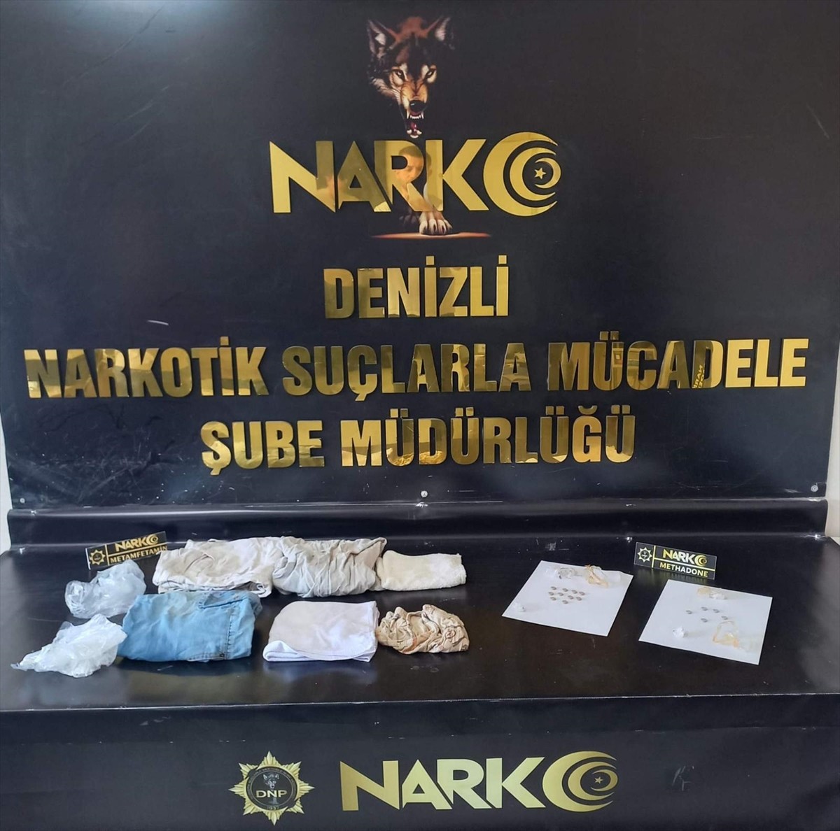 Denizli'de midesinde kapsül halinde uyuşturucu tespit edilen yabancı uyruklu şüpheli tutuklandı....