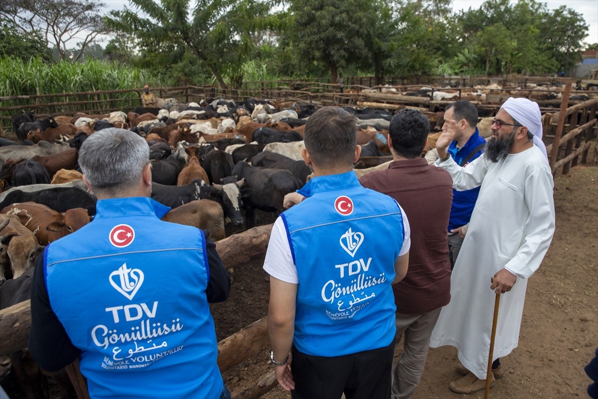 Diyanet İşleri Başkanlığı ve Türkiye Diyanet Vakfının (TDV) "Kurbanını paylaş, kardeşinle...