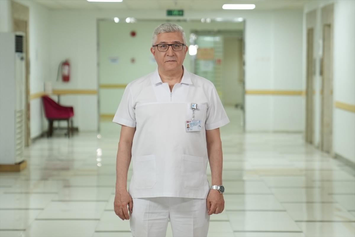 Diyanet Mekke Hastanesi Başhekimi Rıdvan Yalçın, hacı adaylarının kutsal yolculuklarını sağlıklı...