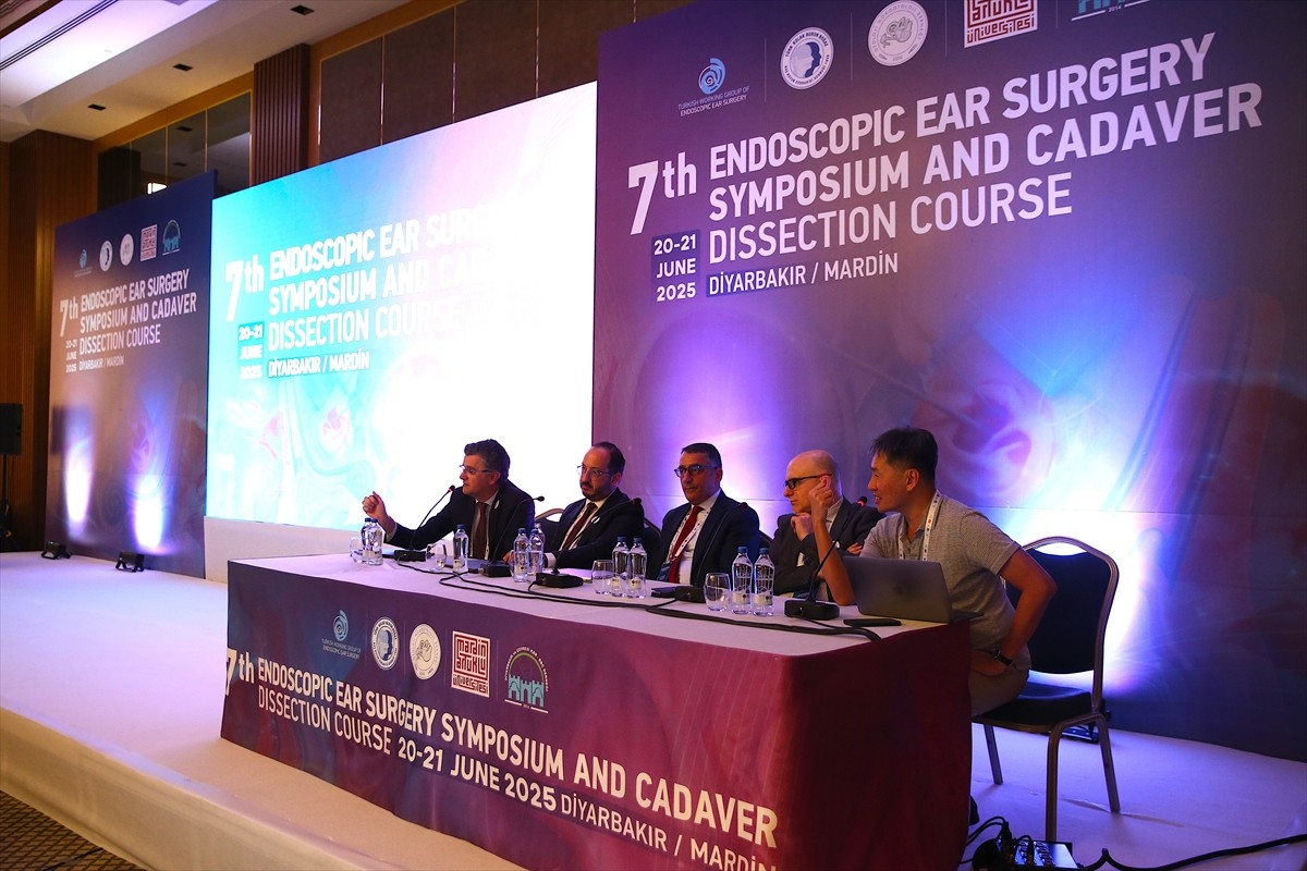 Diyarbakır'da "Uluslararası Katılımlı Kapalı (Endoskopik) Kulak Cerrahisi Sempozyumu"...