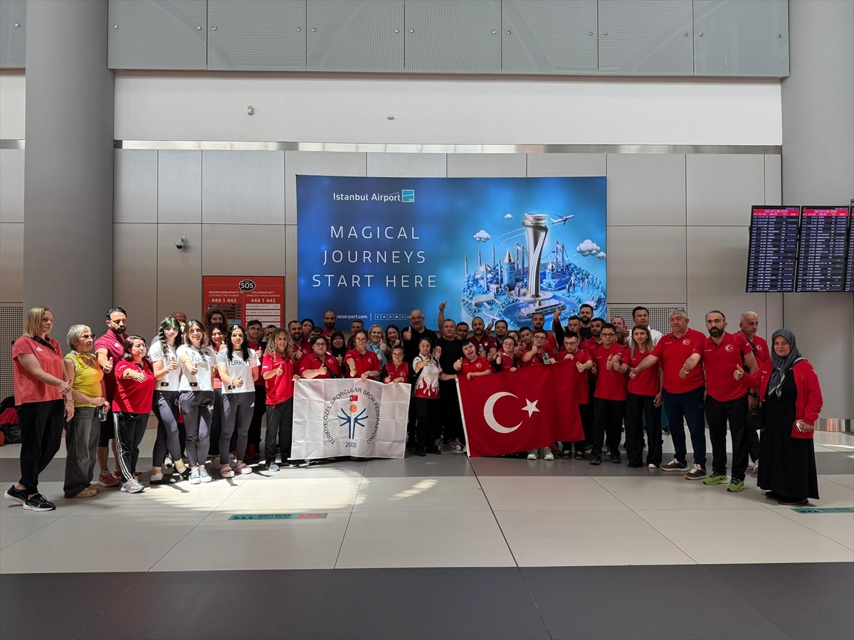 Down sendromlu milli sporcular, Çekya'da düzenlenecek Avrupa Şampiyonası için bu ülkeye gitti.