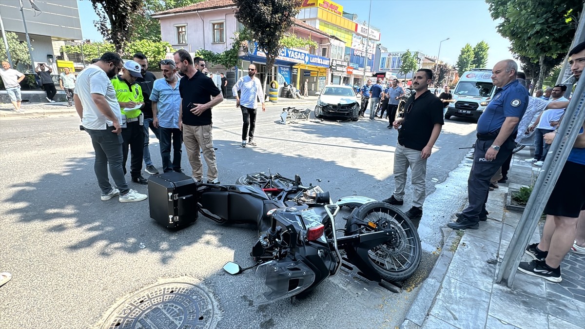 Düzce’de otomobil ile polis motosikletinin çarpışması sonucu 2 polis memuru yaralandı. İhbar...
