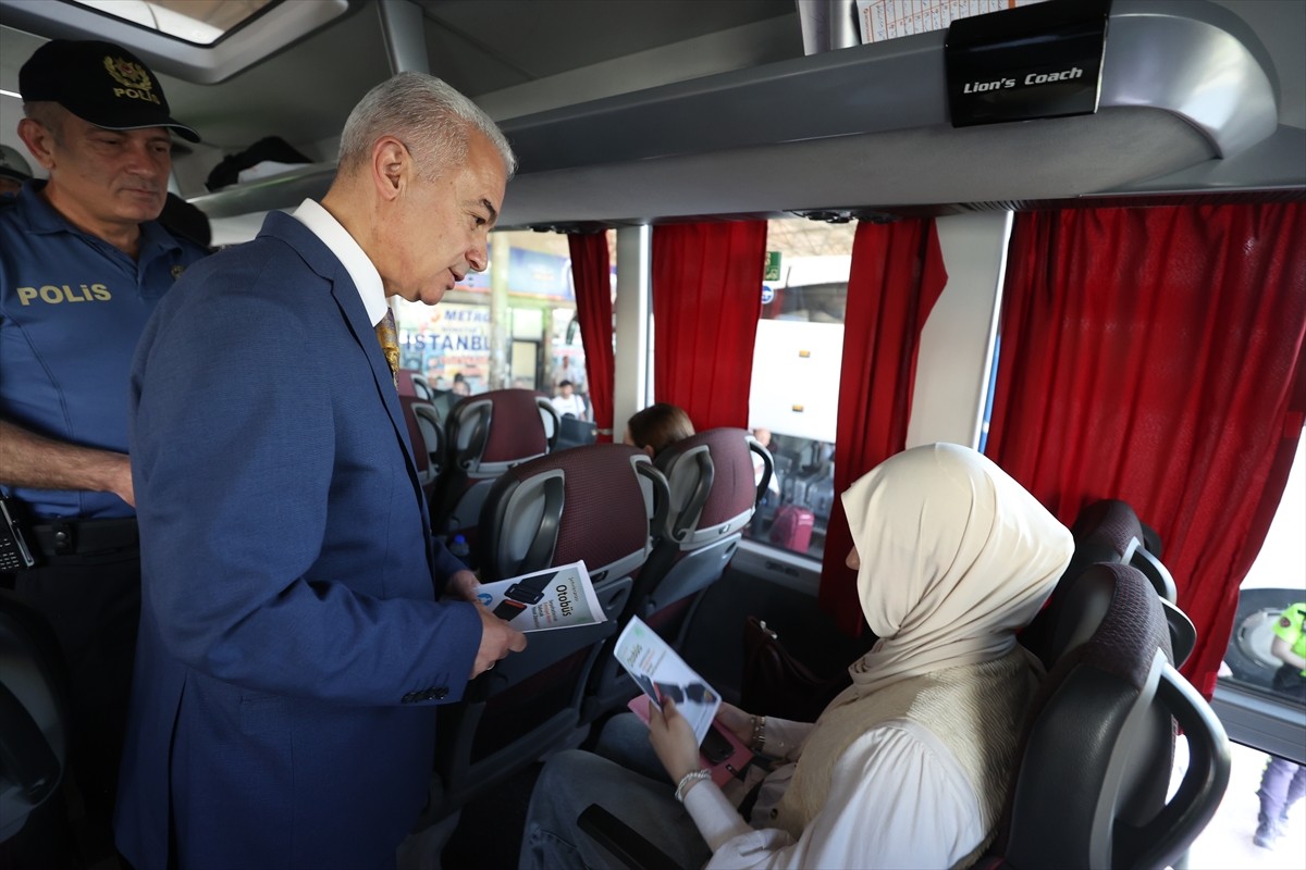 Edirne, Kırklareli ve Tekirdağ'da polis ekipleri Kurban Bayramı tatili dolayısıyla trafik...