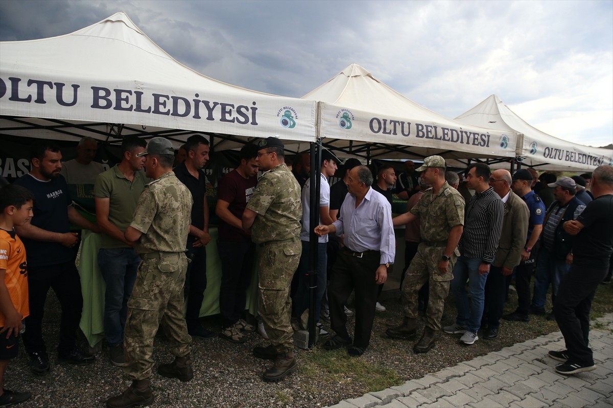 Erzurum'un Oltu ilçesindeki taş ocağında meydana gelen göçükte hayatını kaybeden 3 işçinin...