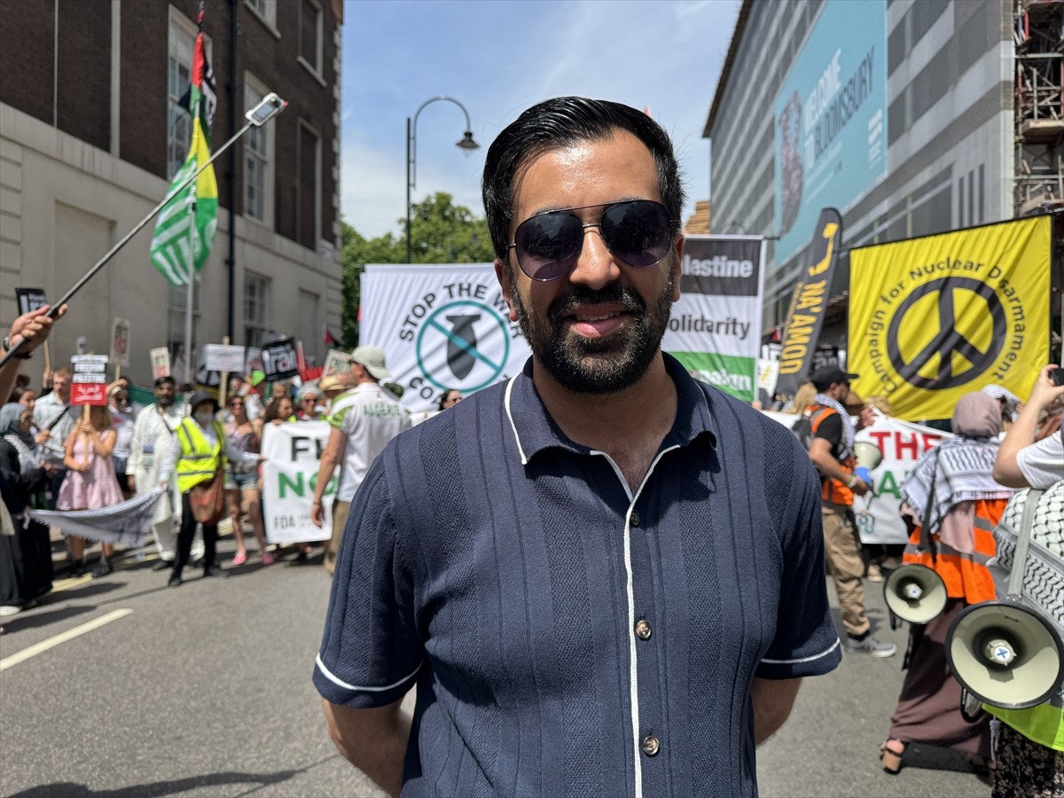 Eski İskoçya Bölgesel Başbakanı Hamza Yusuf, İsrail'le iş yapan şirketlere karşı eylemleriyle...