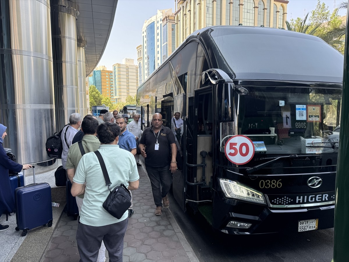 Hacılar mukaddes topraklardaki ibadetlerini tamamlamalarının ardından yarından itibaren yurda...