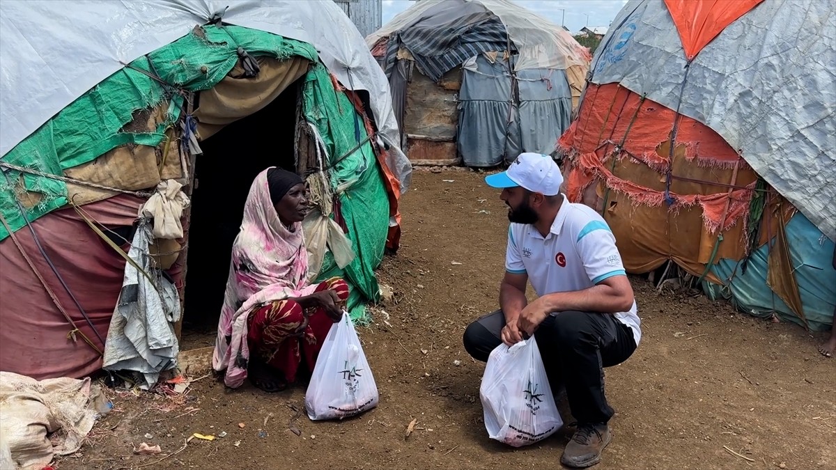 Hak İnsani Yardım Derneği, Kurban Bayramı dolayısıyla bağışlanan kurbanları Somali'de ihtiyaç...