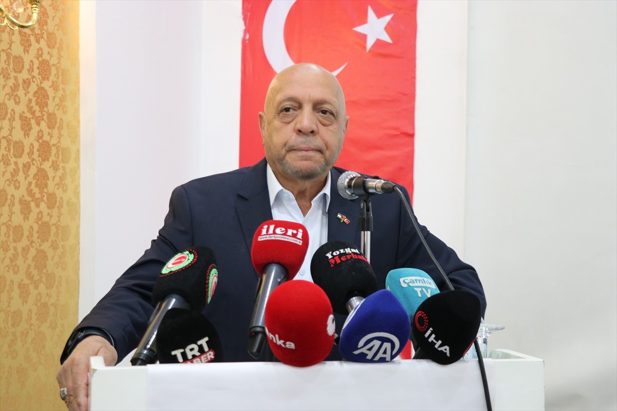 HAK-İŞ Genel Başkanı Mahmut Arslan, Yozgat'ta bir otelde düzenlenen, Uluslararası Çalışma Örgütü...