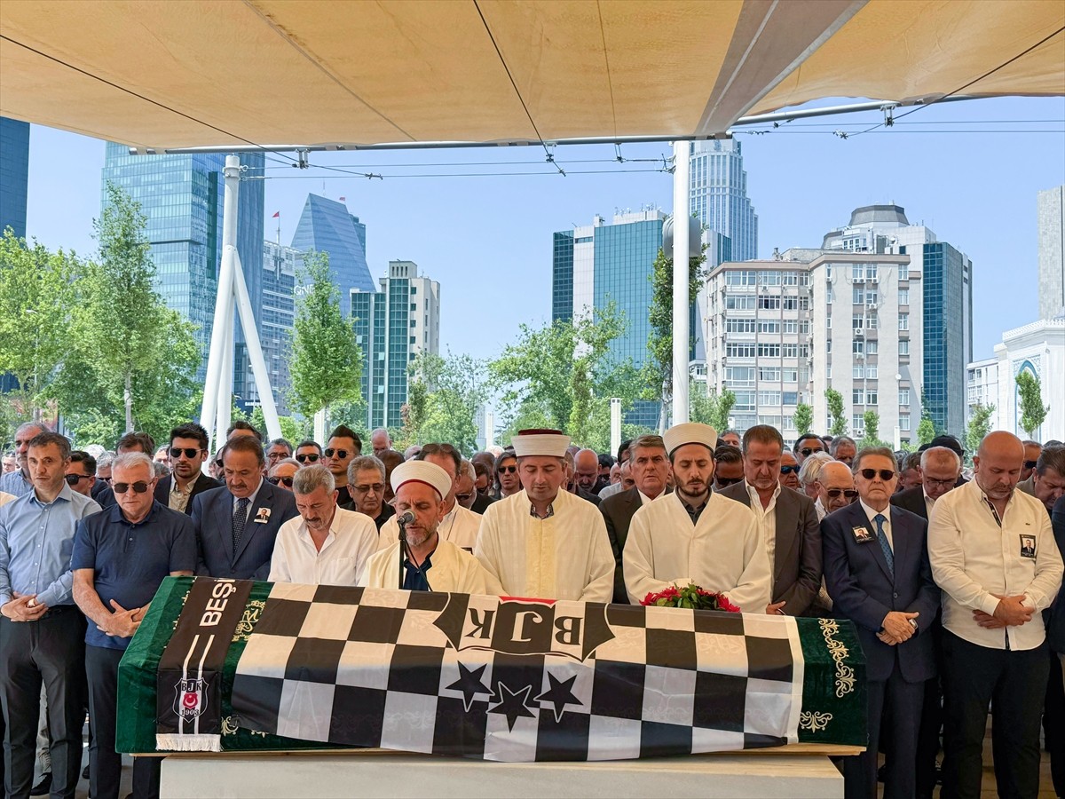 Hayatını kaybeden Beşiktaş Kulübü Şirketler Grubunun eski Üst Yöneticisi (CEO) ve divan kurulu...