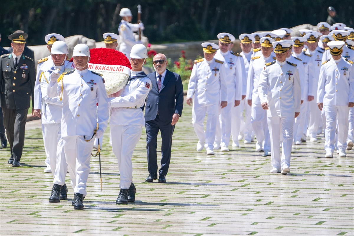 İçişleri Bakan Yardımcısı Mehmet Sağlam ve beraberindeki heyet, Sahil Güvenlik Komutanlığının...
