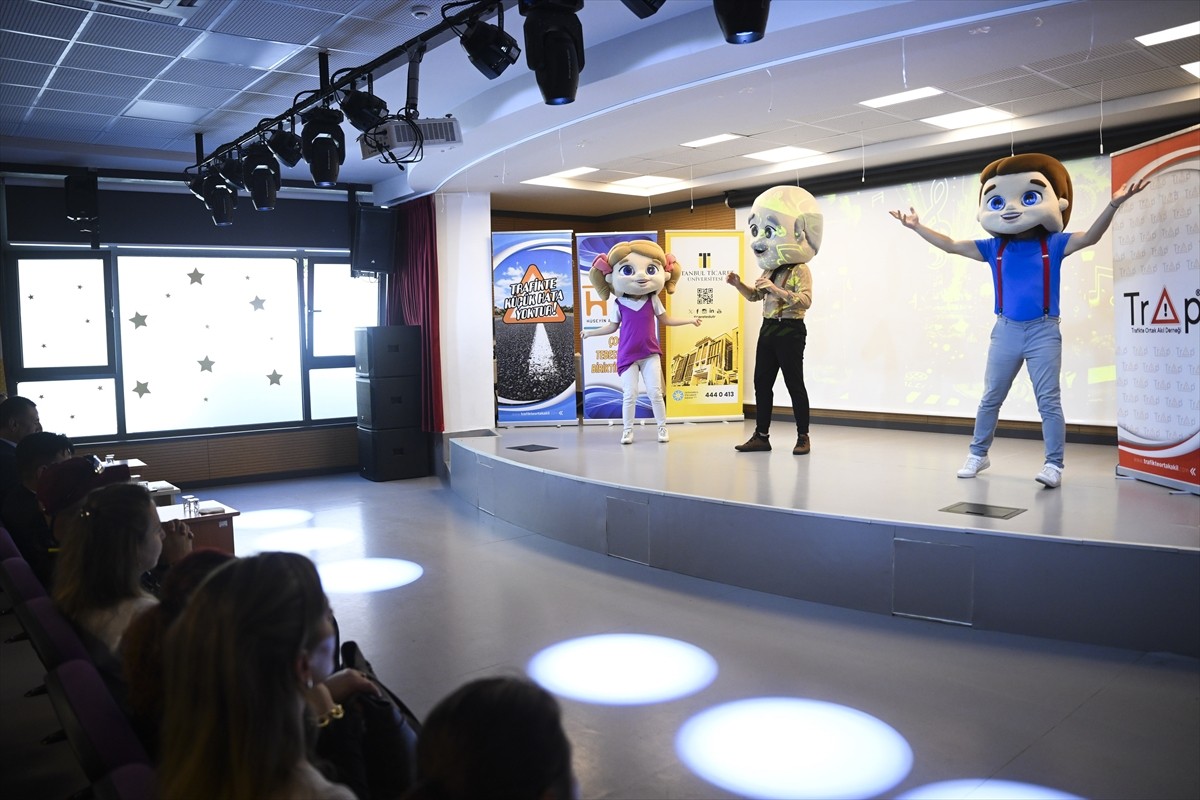 İlkokul çağındaki öğrencilere trafik kurallarının öğretilmesinin amaçlandığı "Trafikte Küçük Hata...