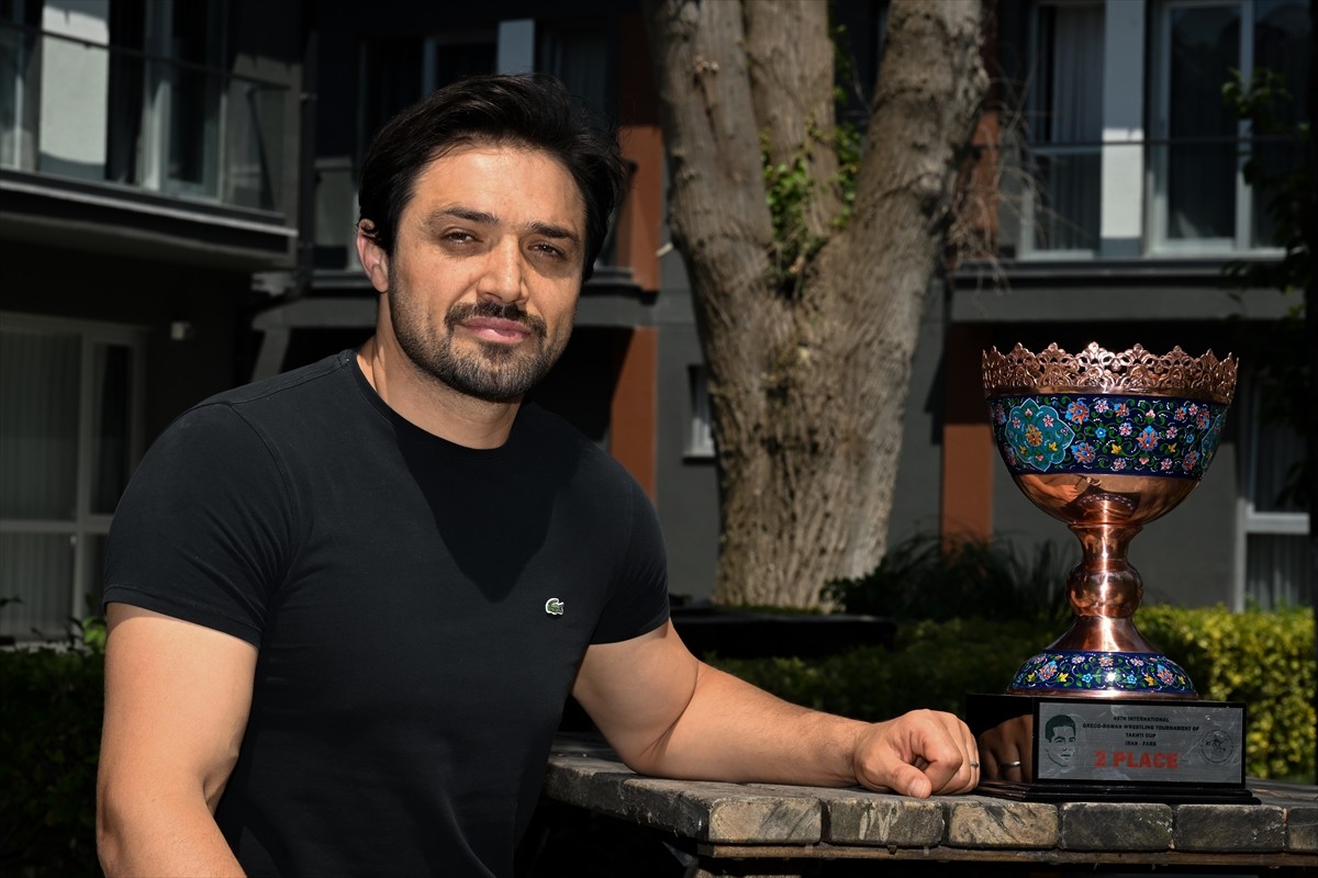 İran'da katıldıkları Uluslararası Tahti Turnuvası esnasında İsrail'in Şiraz kentine düzenlediği...