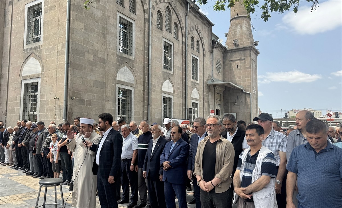  İsrail'in Mavi Marmara gemisi ve Gazze'deki saldırılarında yaşamını yitirenler için Kayseri'de...