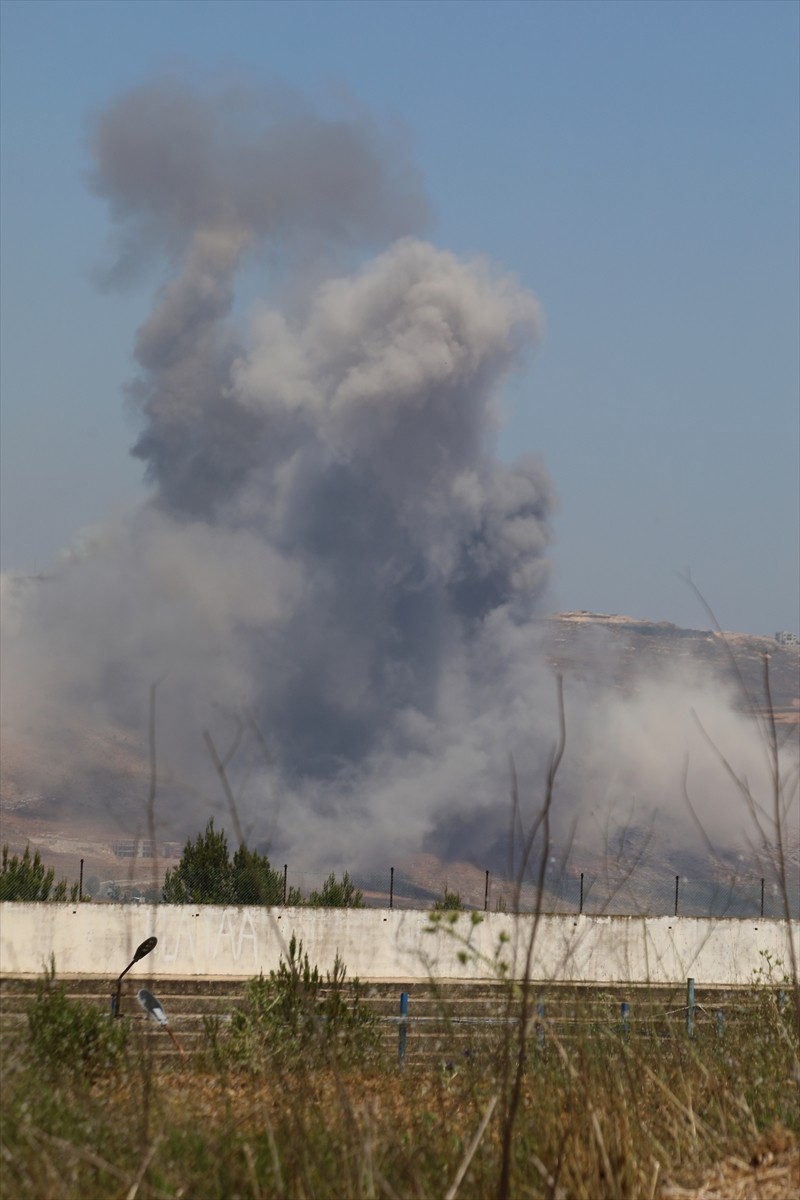 İsrail’e ait savaş uçakları, Lübnan’ın güneyindeki Nabatiye kenti kırsalına yönelik geniş çaplı...