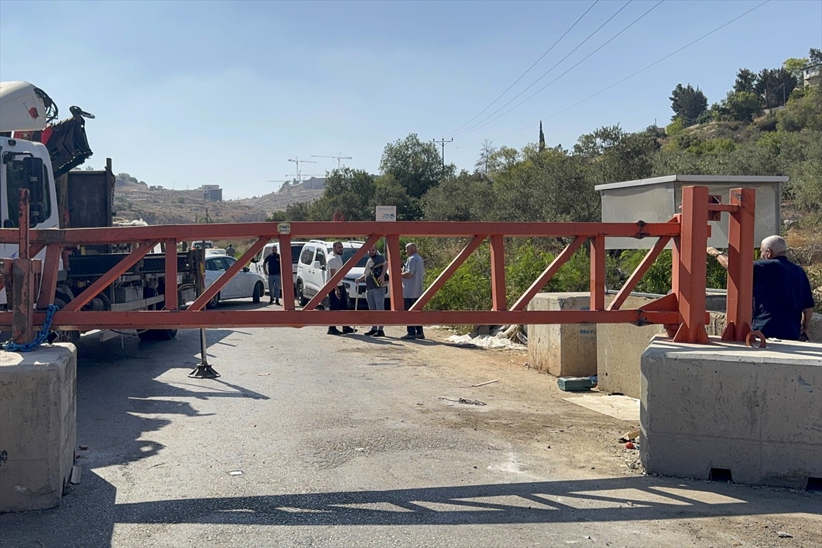 İsrail, İran’a yönelik saldırılarına başlamasının ardından işgal altındaki Batı Şeria’daki...