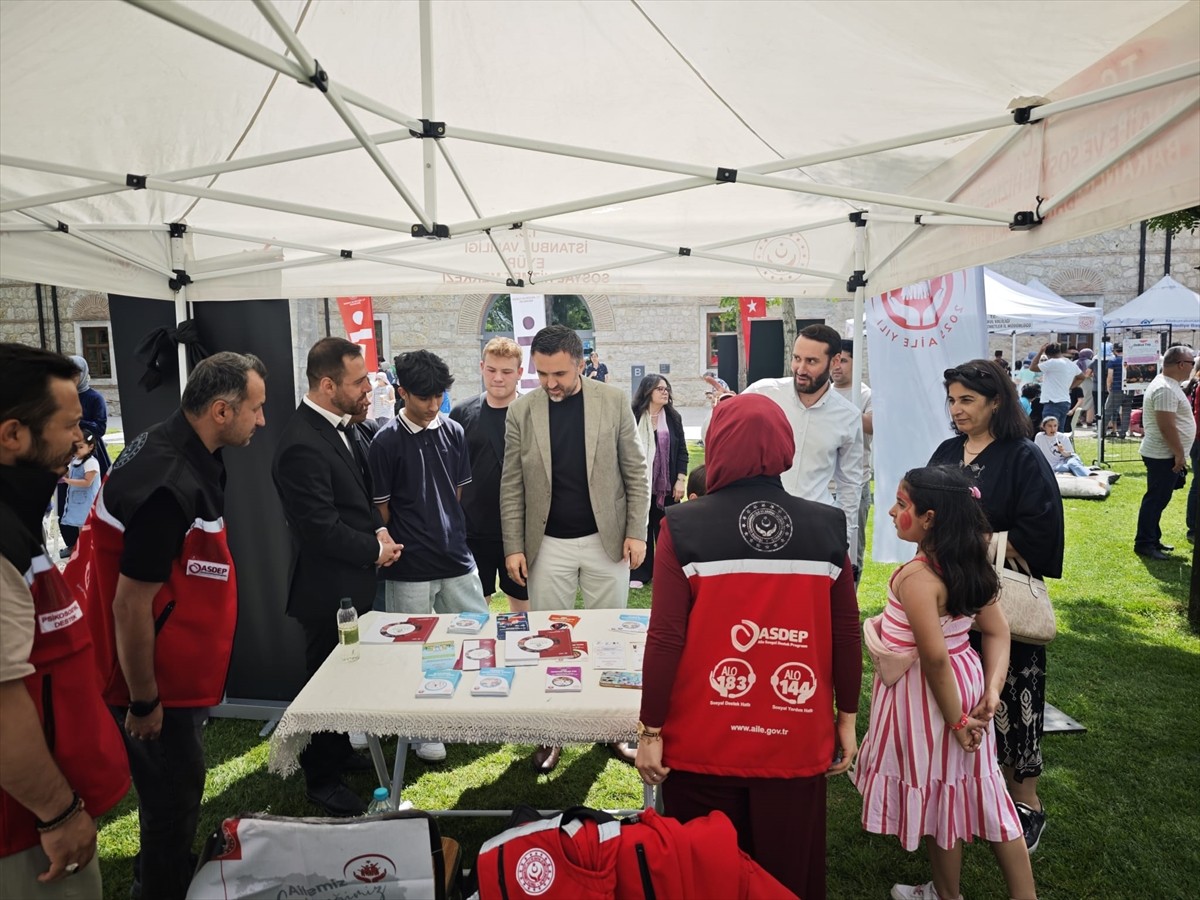 İstanbul'da aile bağlarını güçlendirmek ve kuşaklar arası etkileşimi artırmak amacıyla düzenlenen...