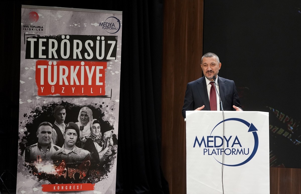 İstanbul'da, Medya Platformu Derneğinin ev sahipliğinde düzenlenen "Terörsüz Türkiye Yüzyılı...
