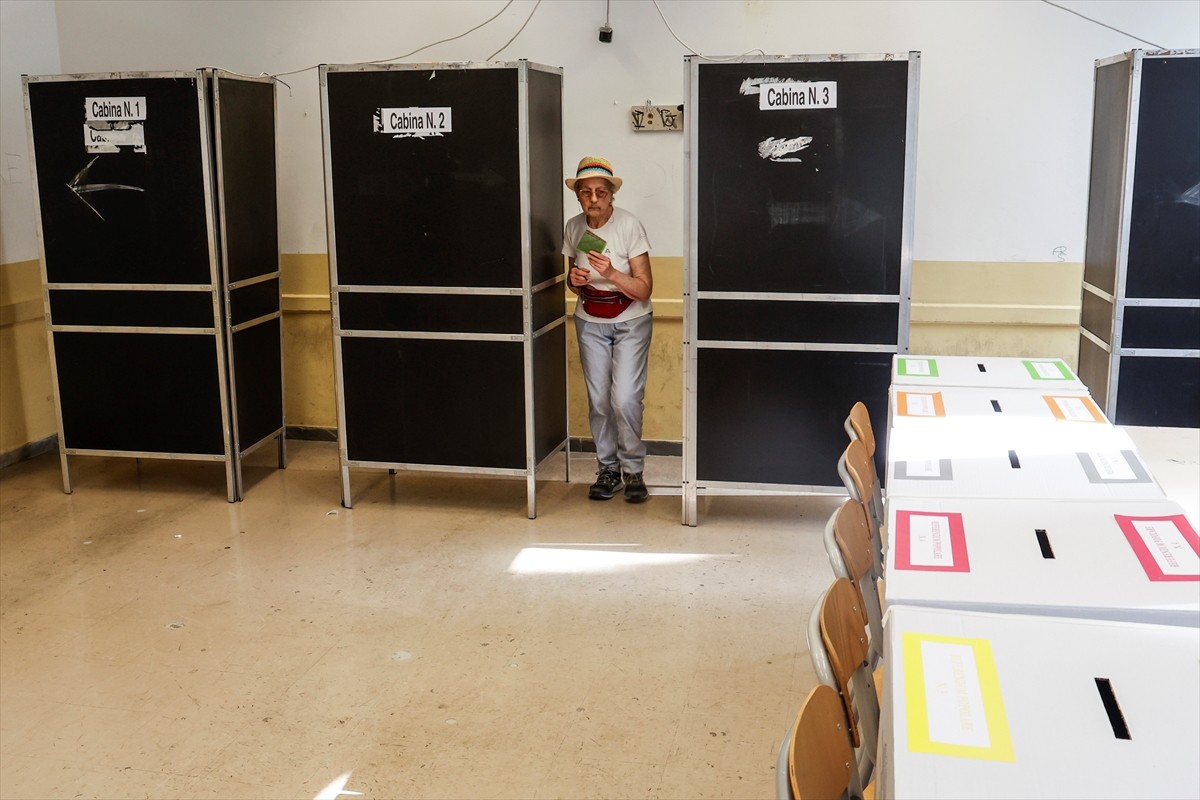  İtalya'da yabancıların vatandaşlık almasını düzenleyen yasada ikamet şartının hafifleştirilmesi...