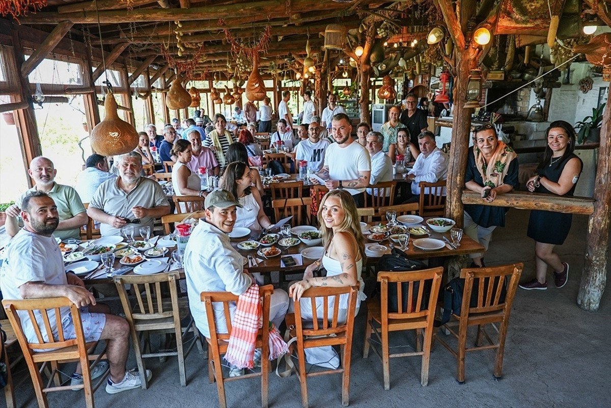 İzmir Valiliği tarafından düzenlenen Efeler Yolu Gastronomi Günleri kapsamında ünlü şefler...