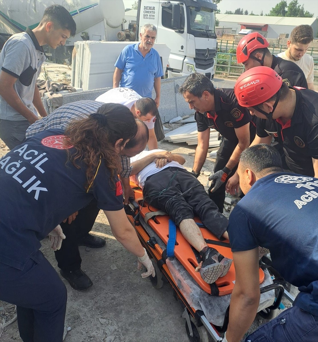Kahramanmaraş’ın Onikişubat ilçesinde mermer blokların altında kalan 1 kişi hayatını kaybetti, 1...