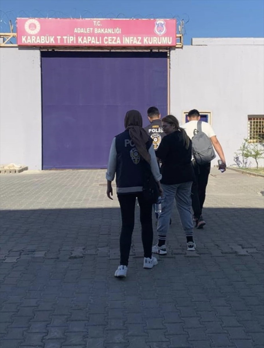 Karabük merkezli 3 ilde düzenlenen dolandırıcılık operasyonunda yakalanan 2 kişi tutuklandı.