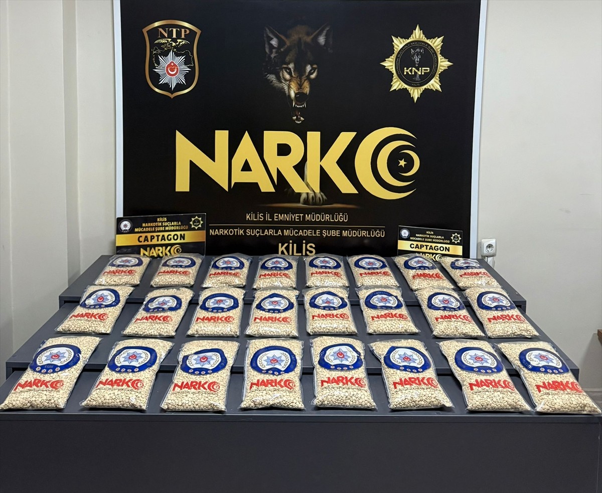 Kilis'te uyuşturucu operasyonunda yakalanan 2 şüpheli tutuklandı.