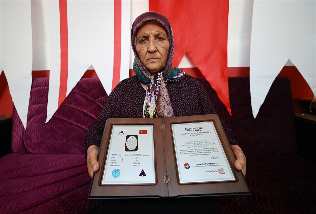 Kore Savaşı'nda 1951 yılında şehit olan Piyade Er Mehmet Çağlar'ın 74 yıl sonra bulunan künyesi...