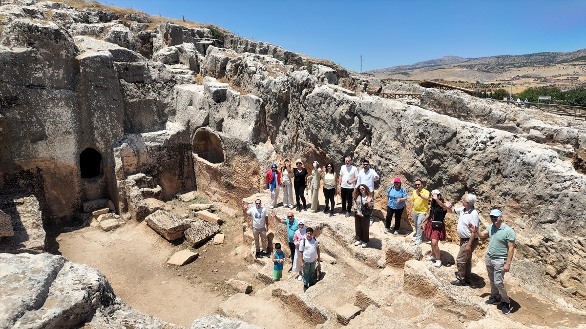 Kültür Sanat Muhabirleri Derneği'nce düzenlenen "6. Medya, Kültür Sanat ve Turizm Buluşmaları"nın...