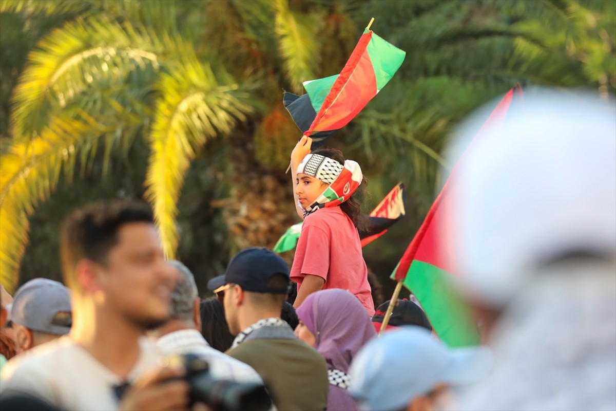 <div>Tunus’tan, İsrail’in Gazze Şeridi’ne uyguladığı ablukayı kırmak ve Filistin halkına destek...