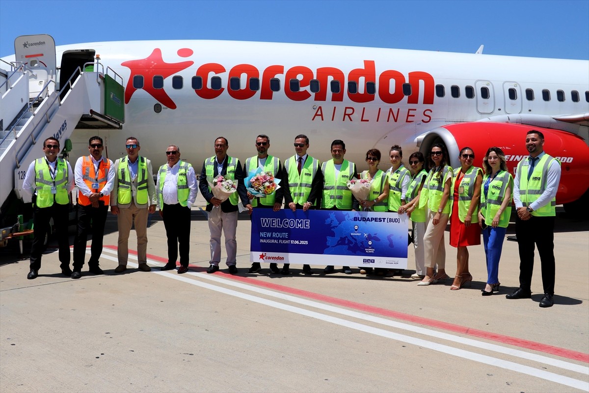 Macaristan'ın başkenti Budapeşte'den Antalya'nın Alanya-Gazipaşa Havalimanı'na başlayan ilk...