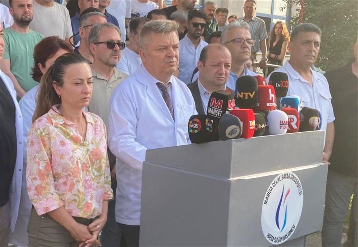 Manisa Celal Bayar Üniversitesi Hafsa Sultan Hastanesi Başhekimi Prof. Dr. İsmet Topçu, Manisa...