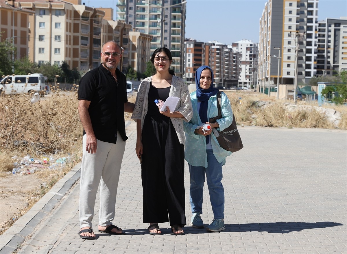 Mardin'in Kızıltepe ilçesinde 49 yaşındaki Ahmet Cengiz, Yükseköğretim Kurumları Sınavı'na (YKS)...