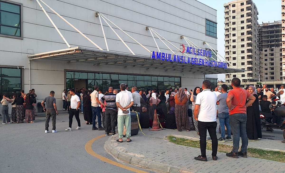 Mersin'in Tarsus ilçesinde, iki aile arasında çıkan silahlı kavgada 2 kişi öldü, 2 kişi ağır...