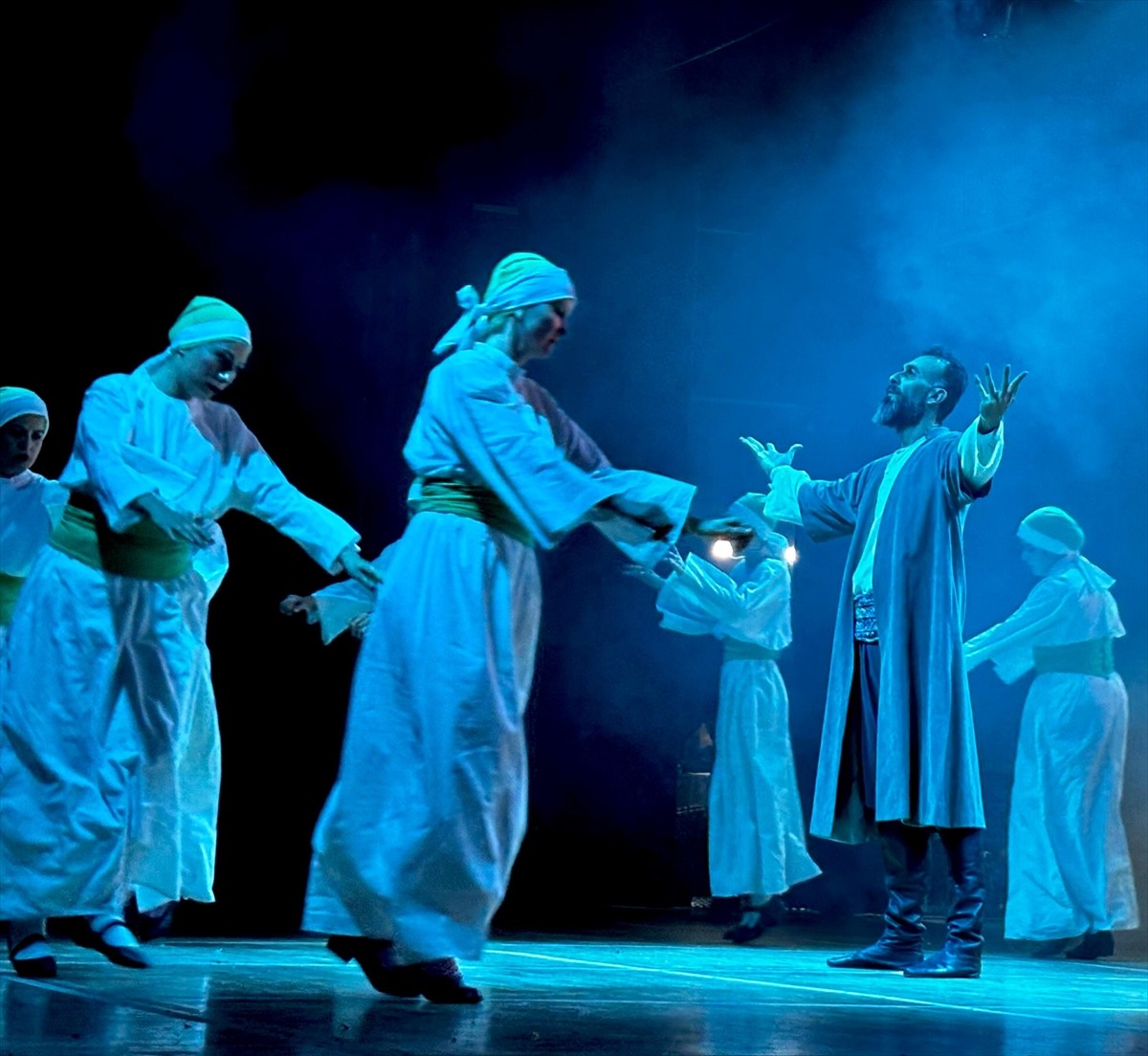 Milli Eğitim Bakanlığı (MEB) bünyesindeki öğretmenlerden oluşan Ankara Maarif Orkestrası ve Halk...