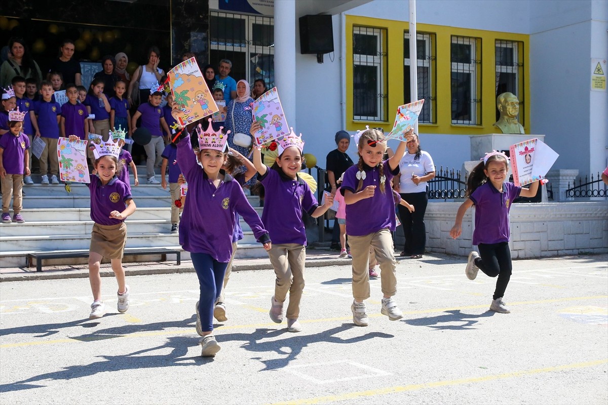Milli Eğitim Bakanlığına bağlı okul öncesi, ilkokul, ortaokul ve lisede okuyan öğrenciler...