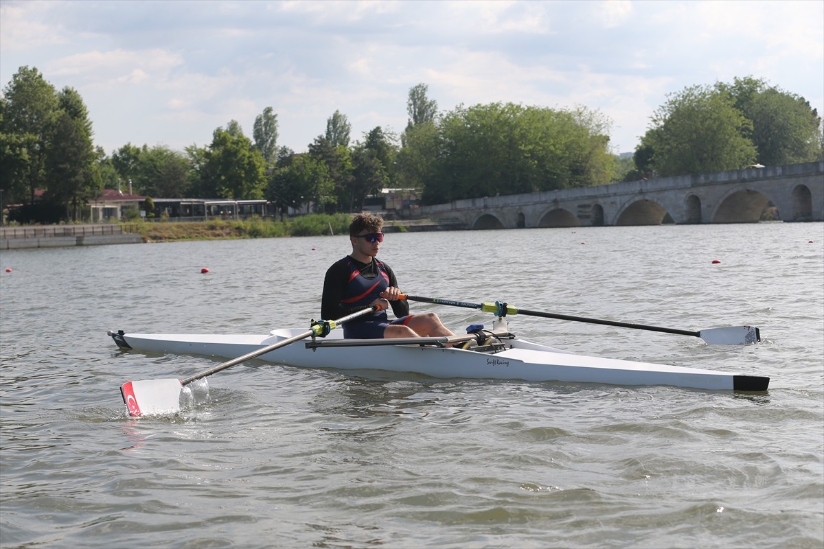 Milli para kürekçi Yiğit Doğukan Bozkurt, Paris Yarışları'nda altın madalya hedefliyor. Milli...