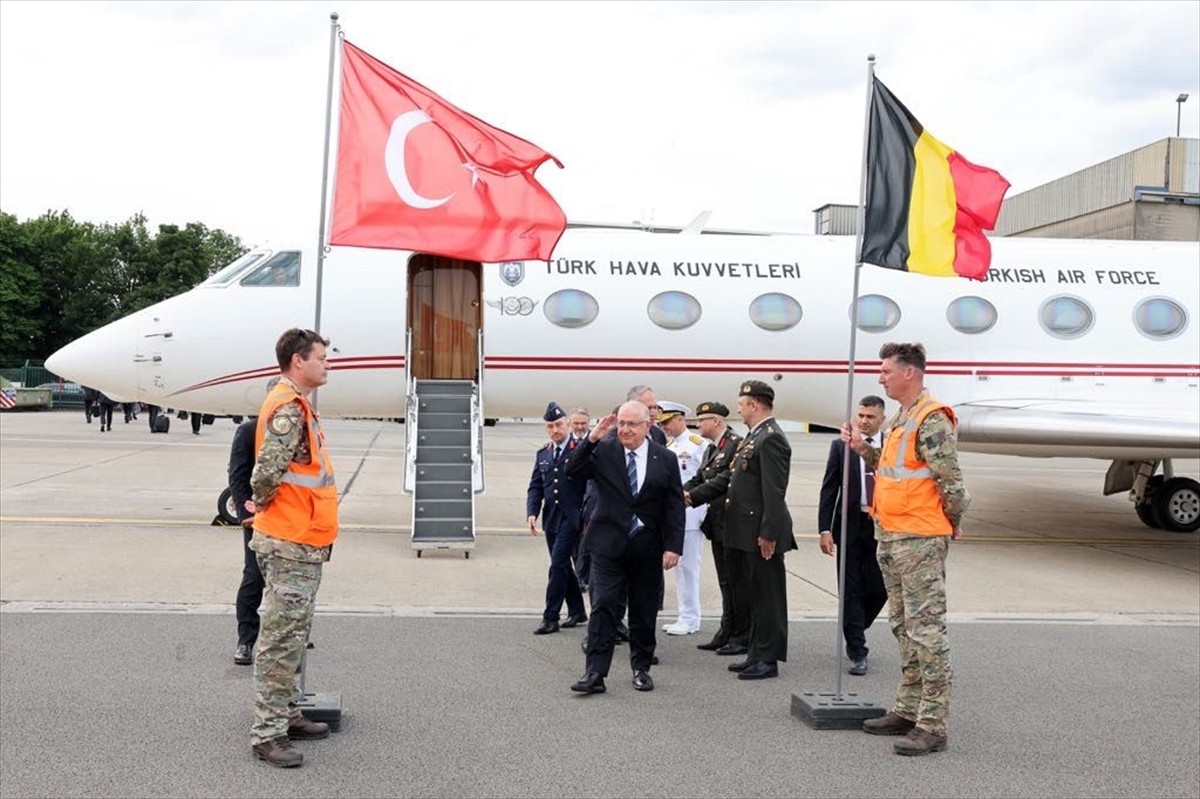 Milli Savunma Bakanı Yaşar Güler, NATO Savunma Bakanları Toplantısı'na katılmak üzere Belçika'nın...