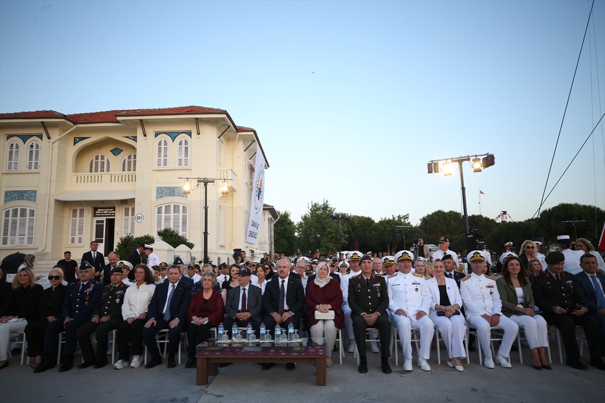 Milli Savunma Bakanlığınca, Çanakkale Deniz Müzesi'nde "Türkiye Şehitlerini Anıyor" programı...