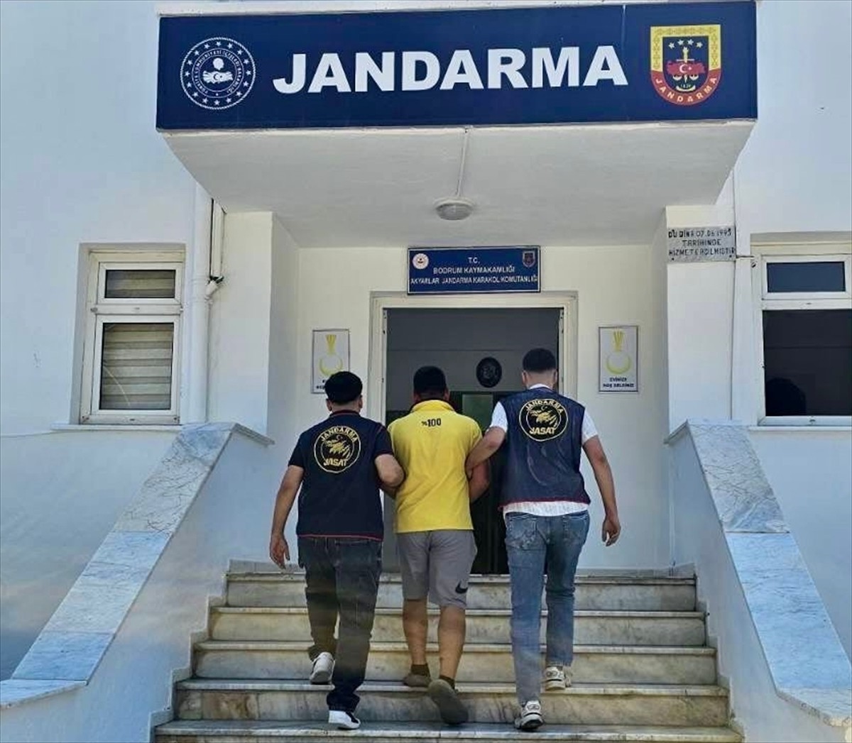 Muğla'nın Bodrum ilçesinde, hakkında 16 yıl 10 ay 15 gün kesinleşmiş hapis cezası bulunan hükümlü...