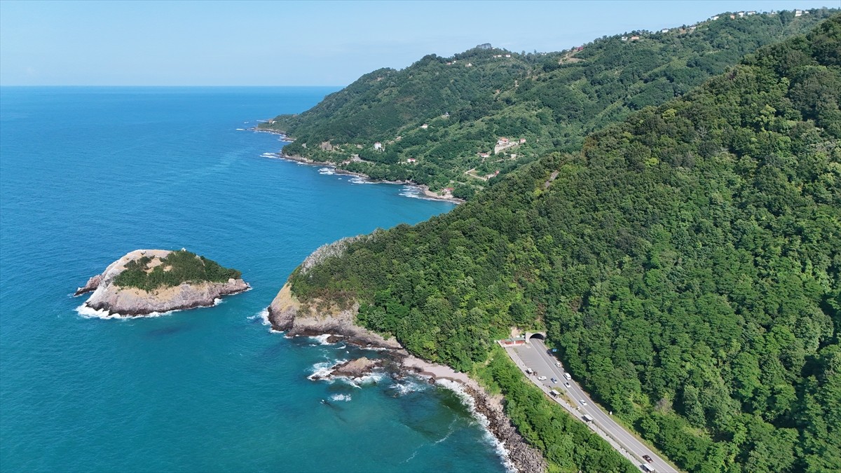 Ordu'nun Perşembe ilçesindeki Hoynat Adası, yerli ve yabancı ziyaretçilerin kentteki ilk uğrak...