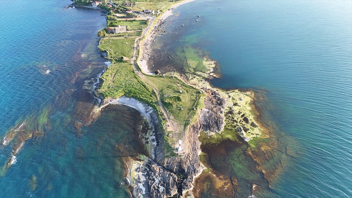 Ordu'nun Perşembe ilçesindeki Yason Burnu Yarımadası yerli ve yabancı ziyaretçileri...