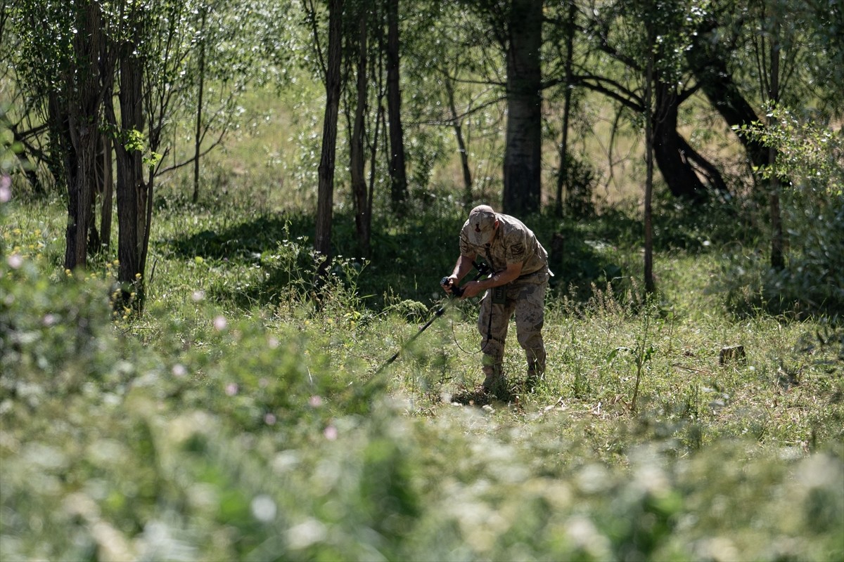 Osmanlı Ocakları ve Ocak Partisi Genel Başkanı Kadir Canpolat, memleketi Erzurum'un Horasan...