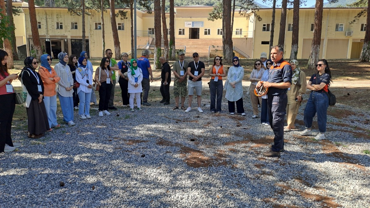 Sakarya'da Kahramanmaraş merkezli 6 Şubat 2023'teki depremlerden etkilenen illerden ve Marmara...