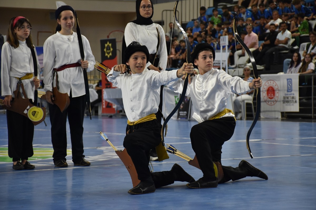 Sakarya'da "26 Haziran Dünya Uyuşturucu Kullanımı ve Kaçakçılığı ile Mücadele Günü" kapsamında...