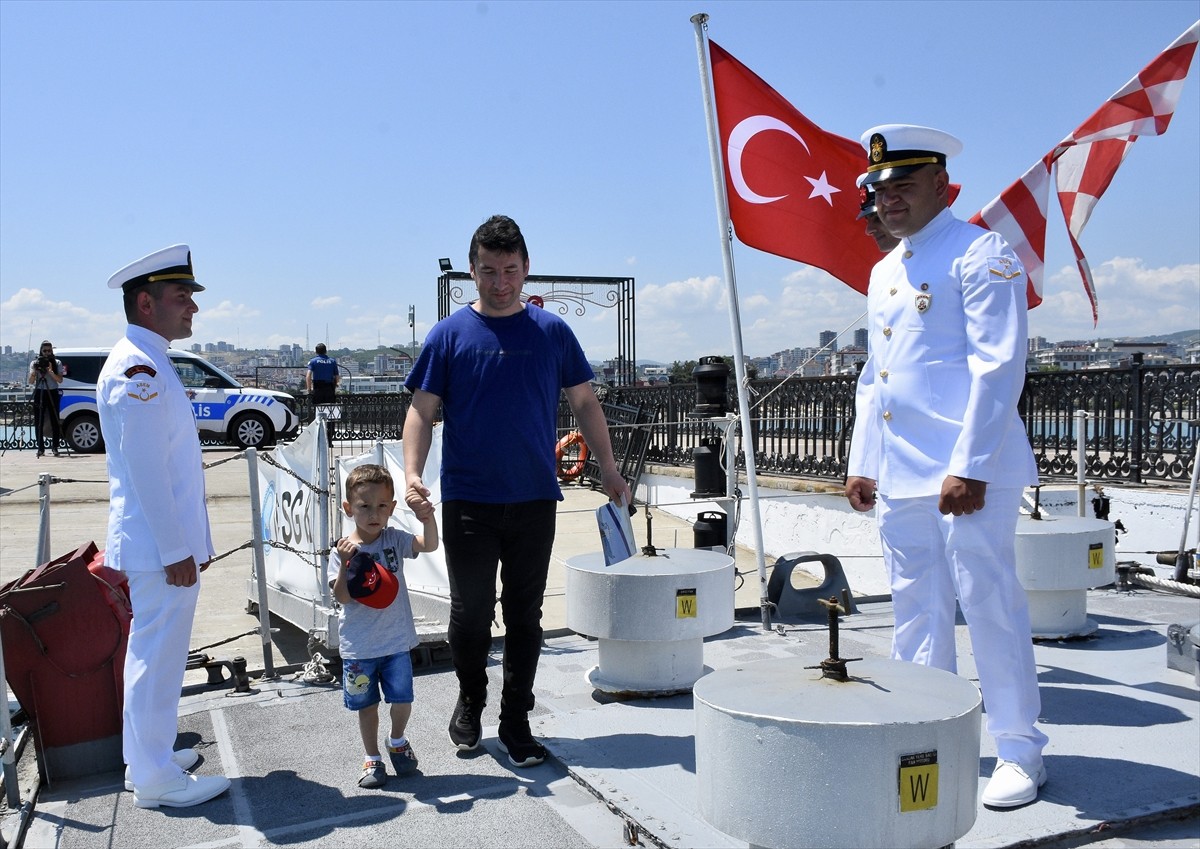 Samsun'da Sahil Güvenlik Komutanlığının kuruluşunun 43. yıl dönümü dolayısıyla Sahil Güvenlik...