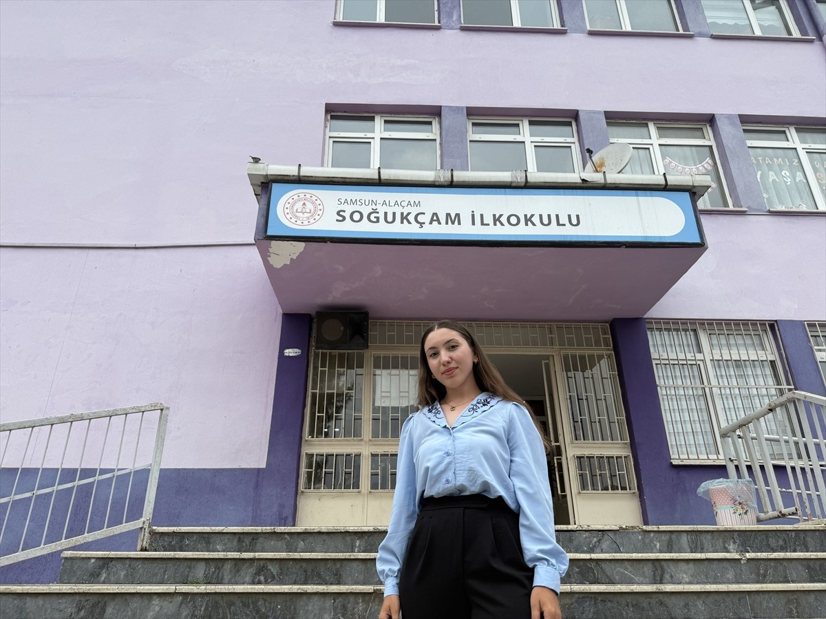 Samsun'un Alaçam ilçesinde yapılan muhtarlık seçiminde kamu yönetimi mezunu 23 yaşındaki Gülseher...