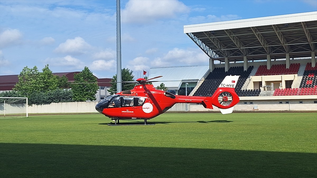 Samsun'un Çarşamba ilçesinde yenidoğan ve solunum yetersizliği yaşayan bebek, ambulans...